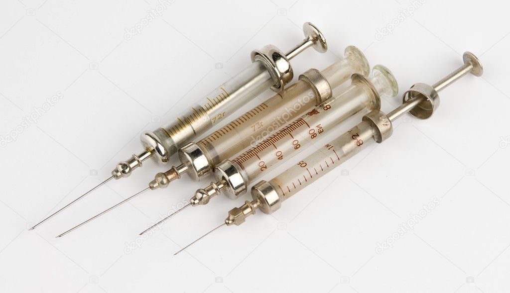 depositphotos_1562351-Old-syringe.jpg