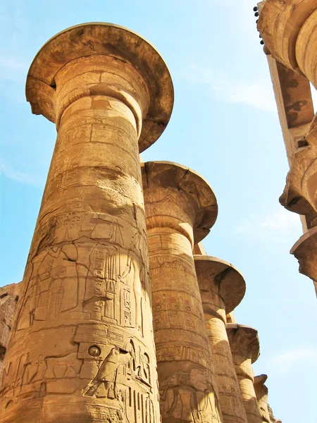 Grandiose colonnade in Karnak Temple