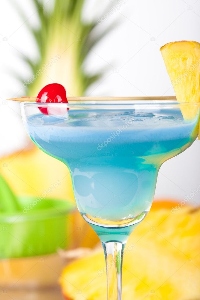 Cocktail Blue Ananans — Rezepte Suchen