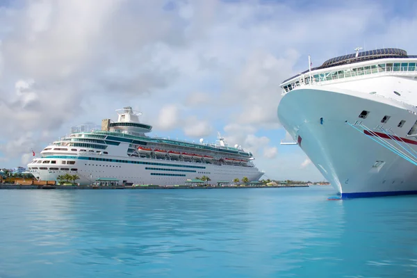 Cruise ships in Nassau port