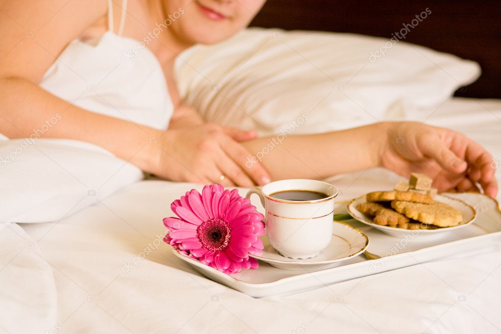 depositphotos_1572135-Breakfast-in-bed.jpg