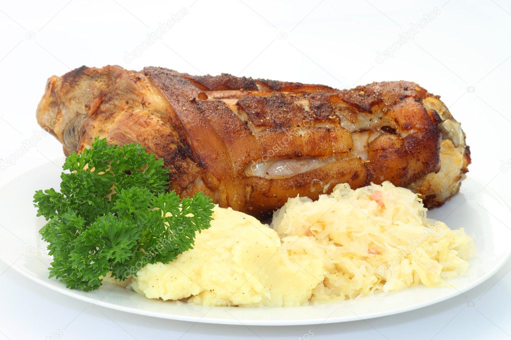 Тушить мясо с баклажанами и болгарским перцем