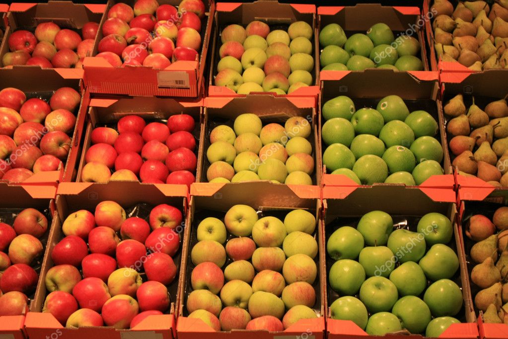 Apples in a grocery store — Stock Photo © portosabbia 1698541