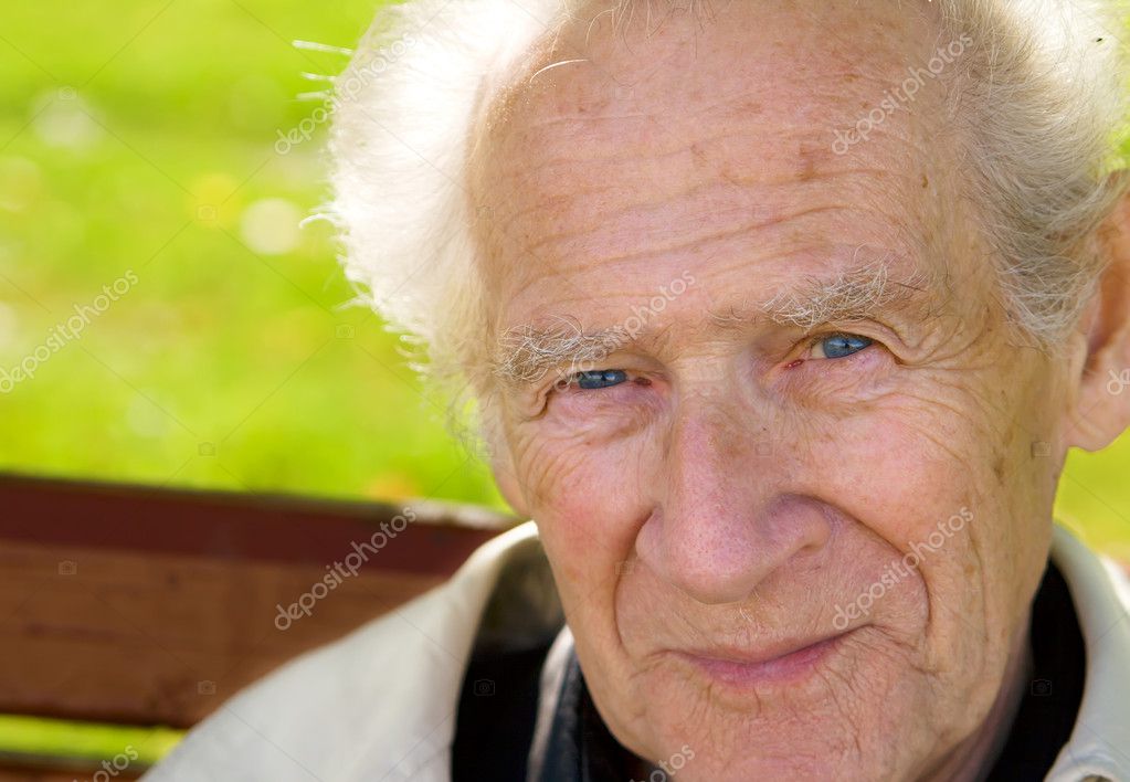 Portret Starego Mężczyzny Z Chłopcem Zbliżenie portret starego mężczyzny — Zdjęcie stockowe © Anita_Bonita