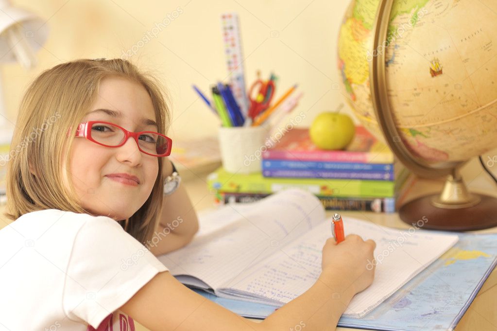 girl doing homework picture