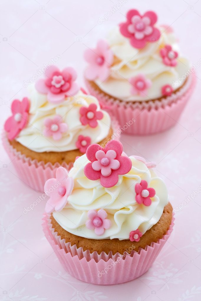 Fondant Flowers Cupcakes