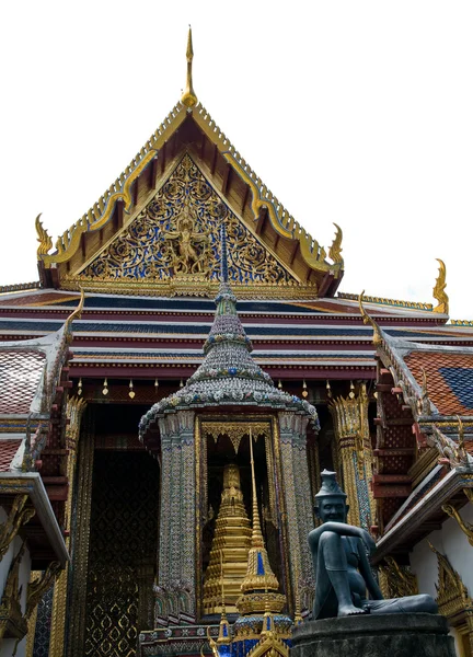 thai buddhist temple wat phra kaeo