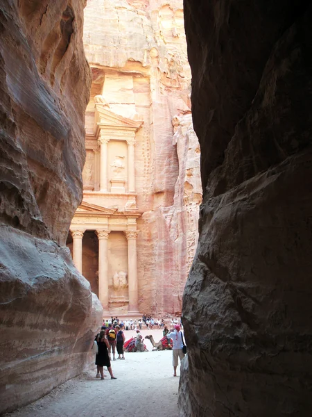 Petra, the way through centuries