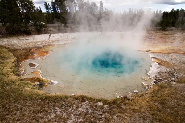 Hot pool in Yellowstone — Stock Photo #2370394