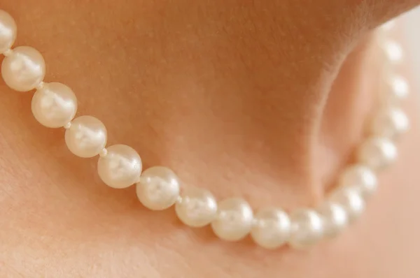 Pearl necklace 02