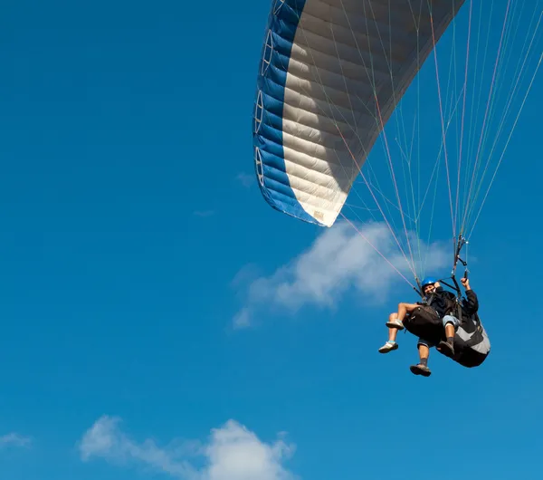 Tandem paragliding — Stock Photo, Image