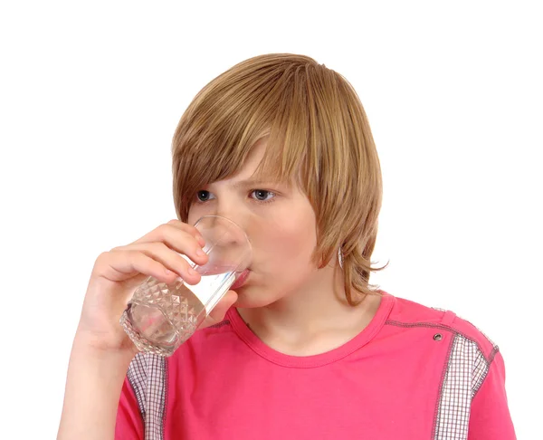 Pojke Med Ett Glas Vatten — Stockfoto