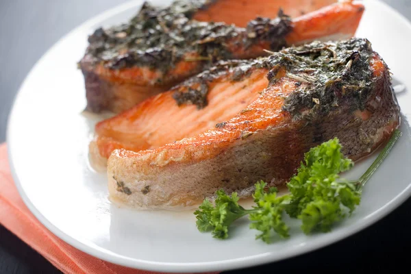 bir tabak taze somon 