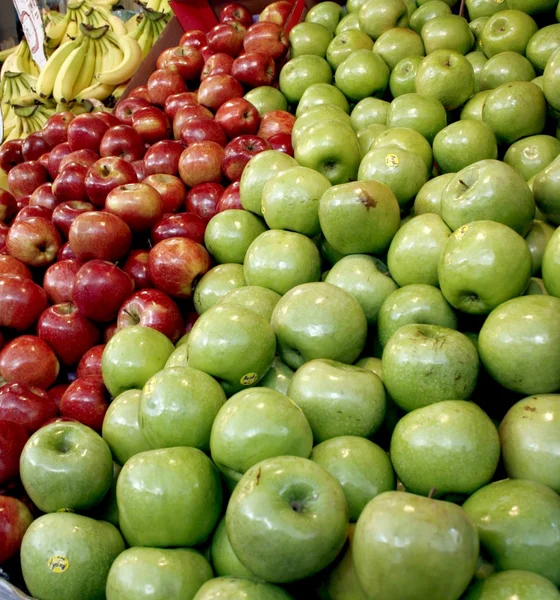 Apel merah dan hijau — Stok Foto