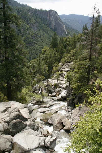 Mountaine streme in Yosemite — Stockfoto