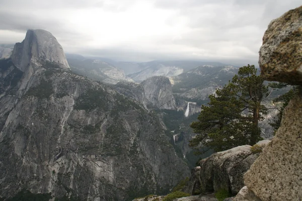 Vue sur la vallée de Yosemite — Photo