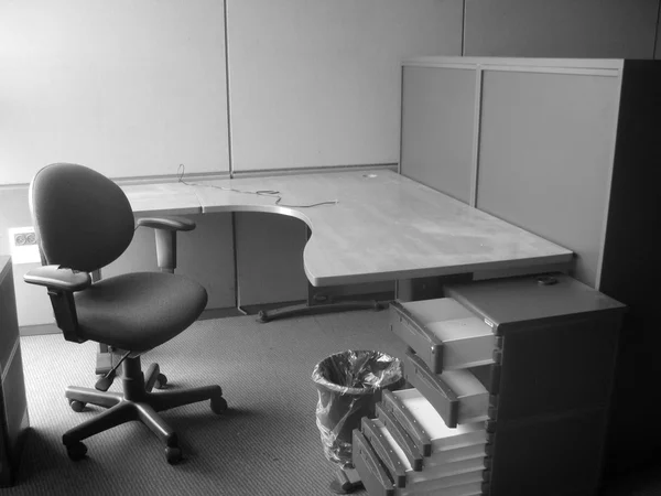 Empty workplace in bankrupted company — Stock Photo, Image