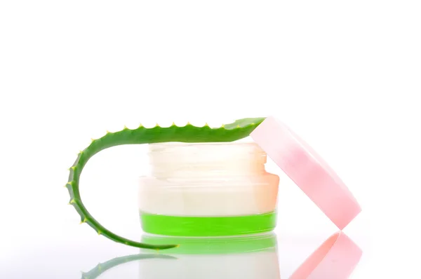 Jar of cream with aloe — Stock Photo, Image