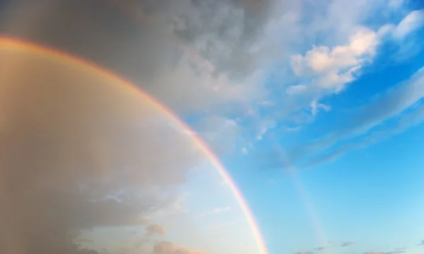 Rainbow Blauwe Hemel — Stockfoto