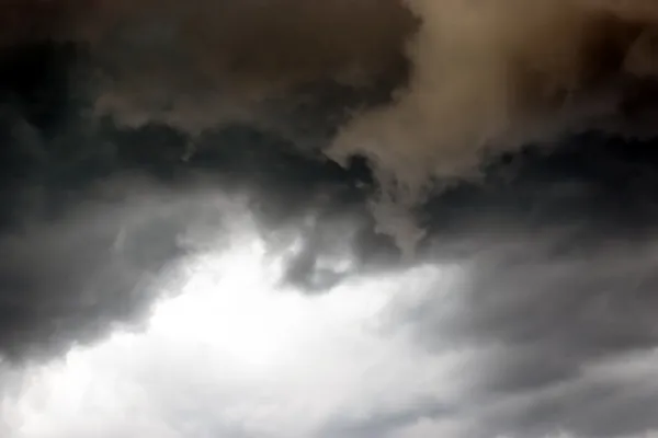 Nuvole Tempesta Oscura Nel Cielo — Foto Stock