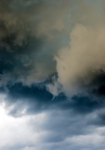 Хмари Бурі Темному Небі — стокове фото