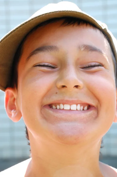 Portret Młodego Chłopca Szczęśliwy — Zdjęcie stockowe