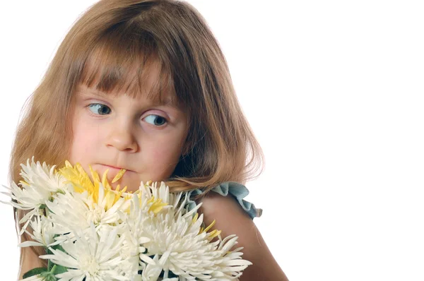 Mała Dziewczynka Bukietem Kwiatów — Zdjęcie stockowe