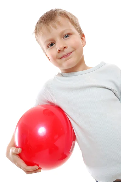 Мальчик с мячом — стоковое фото