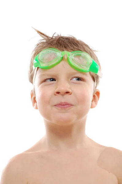 Мальчик в очках для плавания — стоковое фото