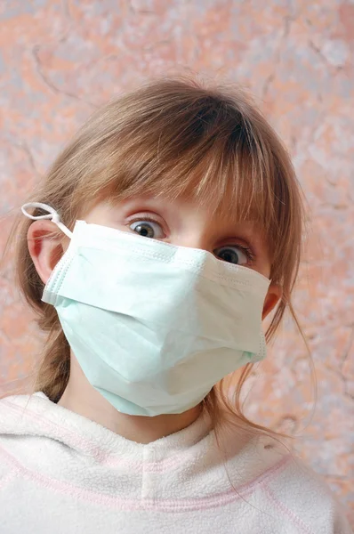 Παιδί με μάσκα της γρίπης pretection — Φωτογραφία Αρχείου