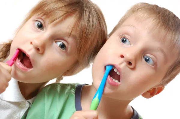 Lavarsi i denti bambini — Foto Stock