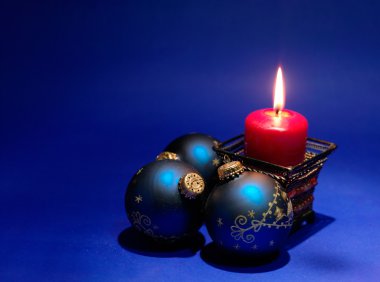 blue candles in christmas decorations 