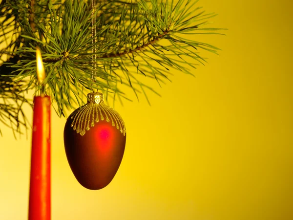 Vánoce ještě-life na golgen pozadí — Stock fotografie