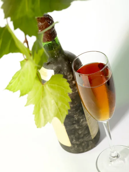 La vigne et le vieux vin nature morte avec gr — Photo