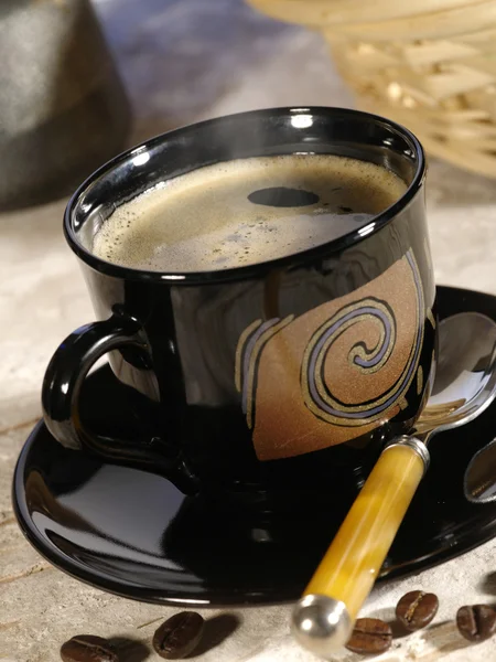 Утренний кофе. Чашка эспрессо со стейком — стоковое фото