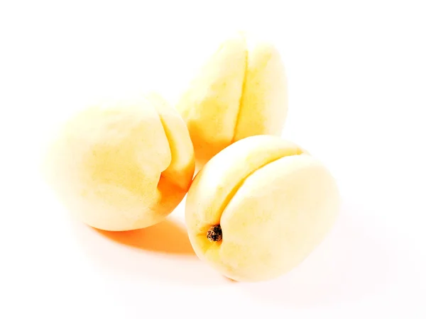 Немногие спелые свежие абрикосы в формате hi-key — стоковое фото