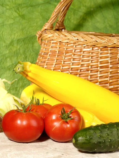 Čerstvé zralé zeleniny zátiší — Stock fotografie