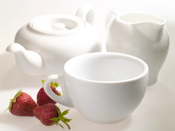 Кухонные принадлежности натюрморт с чашкой чая, чай — стоковое фото