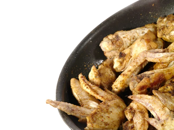 Fritto deliziose ali di pollo sul fritto — Foto Stock