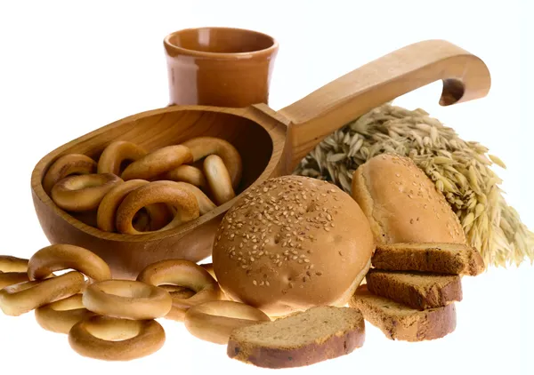 Delizioso pane fette biscottate e anello di pane su w — Foto Stock