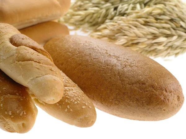Delicioso pan sobre fondo blanco —  Fotos de Stock