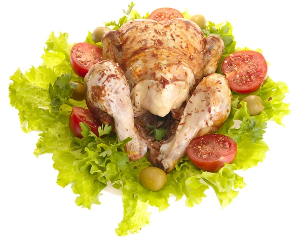 Celé grilované kuře se zeleninou na — Stock fotografie