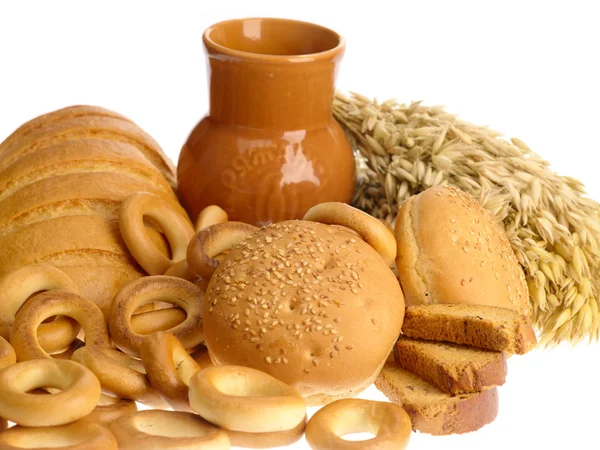 Delicioso pão, rusk e anel de pão em — Fotografia de Stock