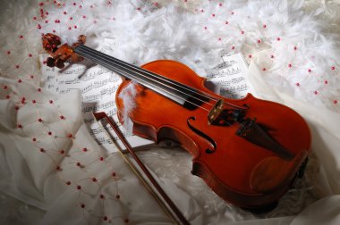 Violin and notes clipart