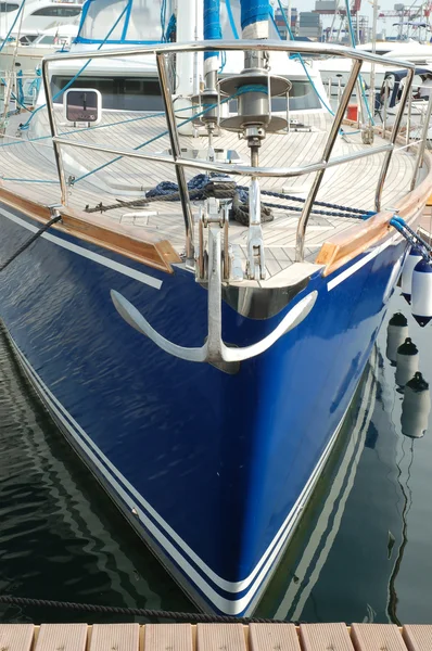 Kék yacht — Stock Fotó