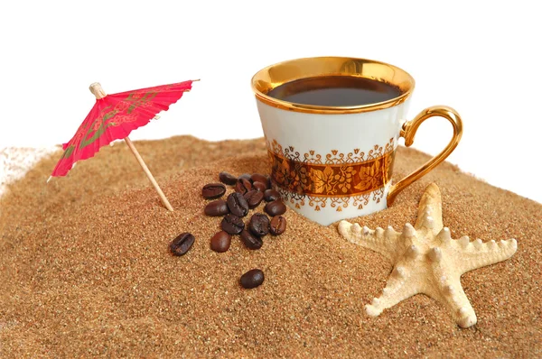 Gold Tasse mit Kaffee — Stockfoto