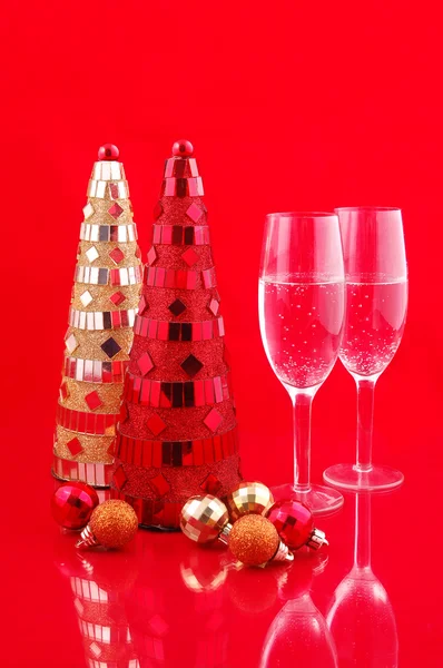 Noel ağaçları ve şampanya — Stok fotoğraf