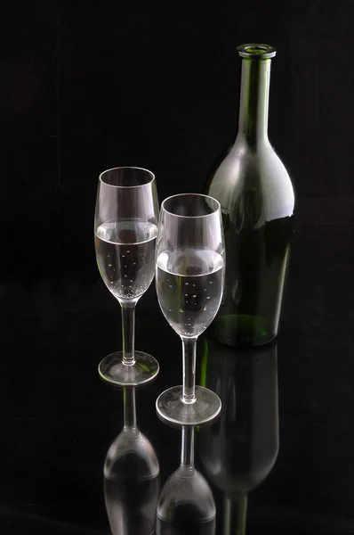 Een paar champagnefluiten — Stockfoto