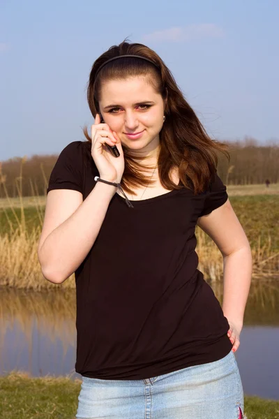Dívka s telefonem — Stock fotografie