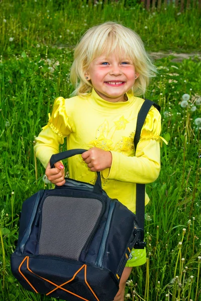 Девочка с сумкой — стоковое фото